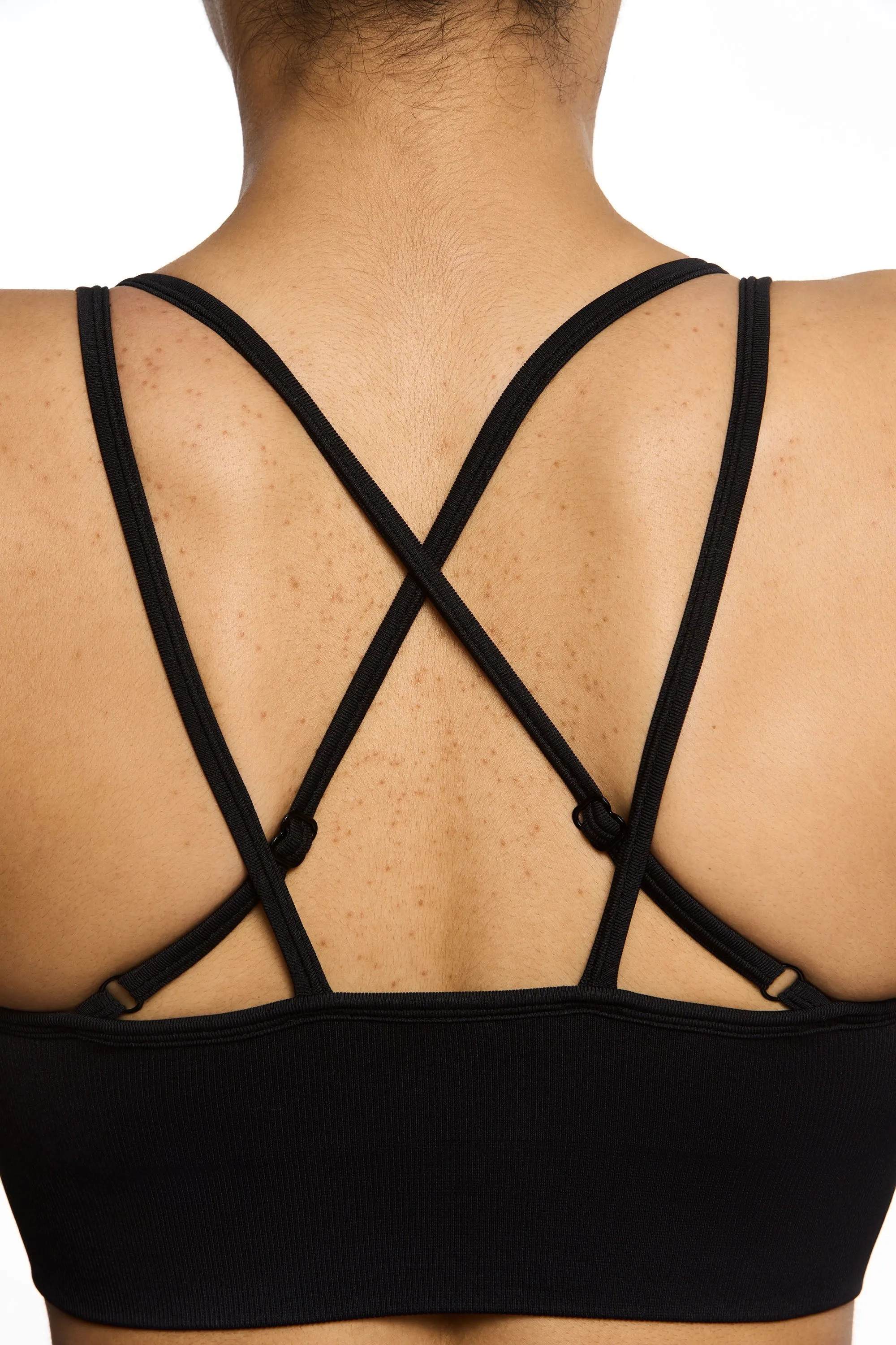 Seamless Strappy Sports Bra in Black